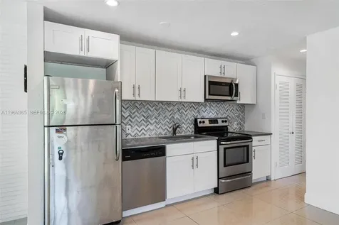 2201 NE 14th Avenue Fort Lauderdale FL 33305