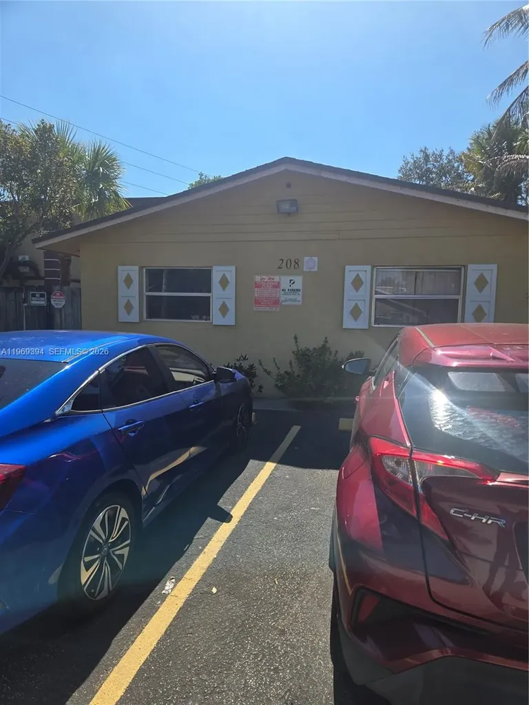 208 SW 1st Court Pompano Beach FL 33060
