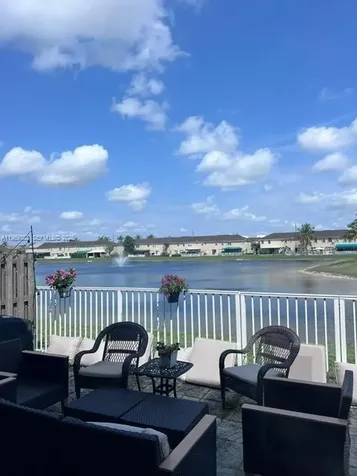 15243 SW 9th Way Miami FL 33194