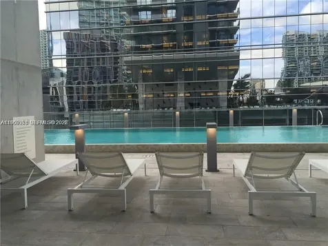 68 SE 6th Street Miami FL 33131