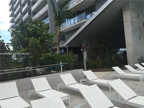 68 SE 6th Street Miami FL 33131