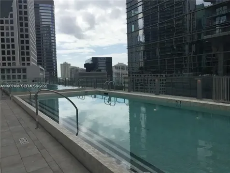 68 SE 6th Street Miami FL 33131