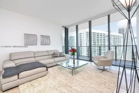 68 SE 6th Street Miami FL 33131