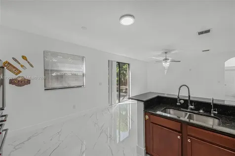 642 SE 37th Place Homestead FL 33033
