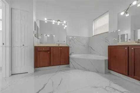 642 SE 37th Place Homestead FL 33033
