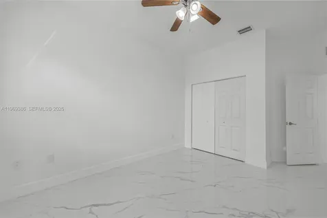 642 SE 37th Place Homestead FL 33033