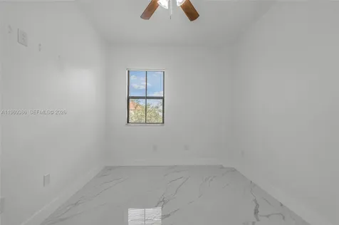 642 SE 37th Place Homestead FL 33033