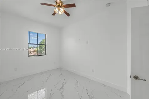 642 SE 37th Place Homestead FL 33033