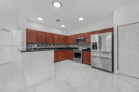 642 SE 37th Place Homestead FL 33033