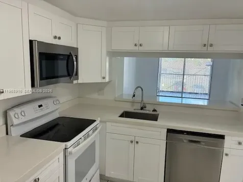 19805 SW 114th Avenue Miami FL 33157