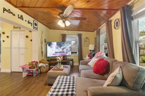 16323 SW 103rd Place Miami FL 33157