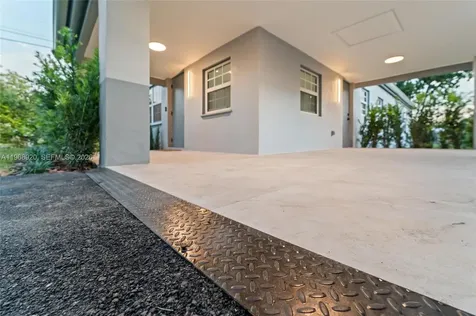 1880 NE 180th Street North Miami Beach FL 33162
