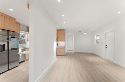1880 NE 180th Street North Miami Beach FL 33162