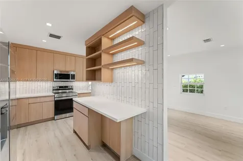 1880 NE 180th Street North Miami Beach FL 33162