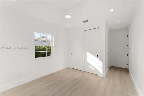 1880 NE 180th Street North Miami Beach FL 33162