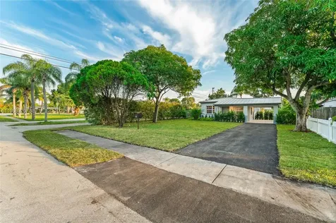 1880 NE 180th Street North Miami Beach FL 33162