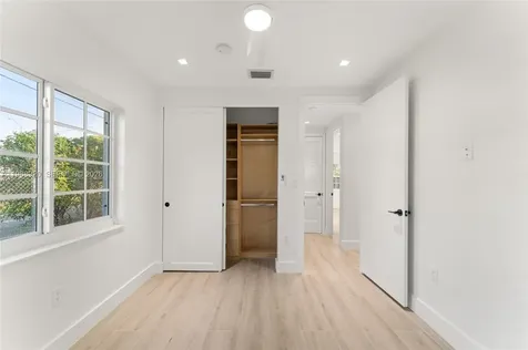 1880 NE 180th Street North Miami Beach FL 33162