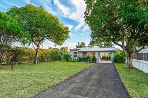 1880 NE 180th Street North Miami Beach FL 33162