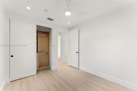1880 NE 180th Street North Miami Beach FL 33162