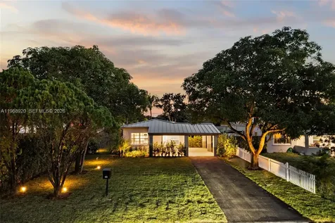 1880 NE 180th Street North Miami Beach FL 33162