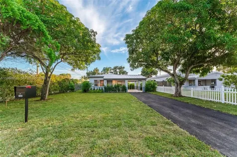 1880 NE 180th Street North Miami Beach FL 33162