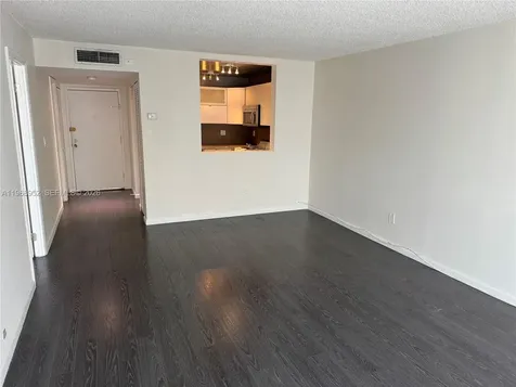 492 NW 165th Street Road Miami FL 33169