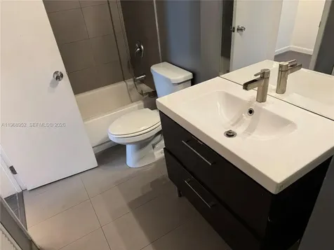 492 NW 165th Street Road Miami FL 33169