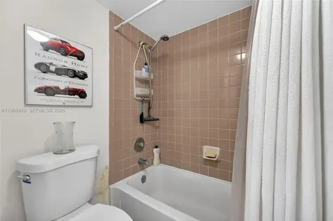 2890 N Oakland Forest Drive Lauderdale Lakes FL 33309