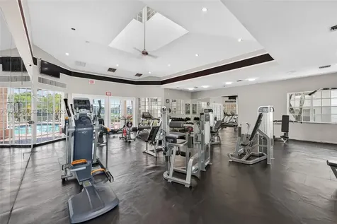 2890 N Oakland Forest Drive Lauderdale Lakes FL 33309