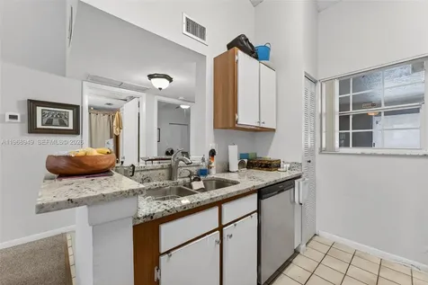 2890 N Oakland Forest Drive Lauderdale Lakes FL 33309