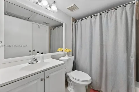 2890 N Oakland Forest Drive Lauderdale Lakes FL 33309