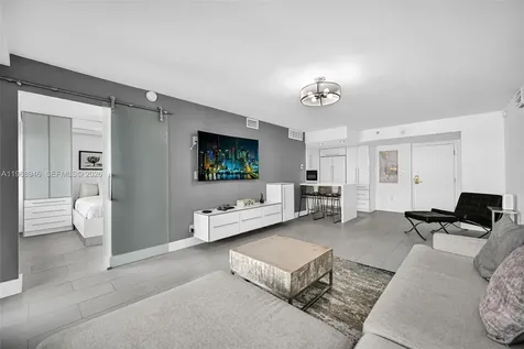 5225 Collins Avenue Miami Beach FL 33140