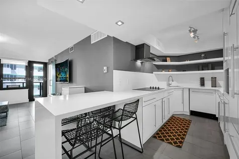 5225 Collins Avenue Miami Beach FL 33140