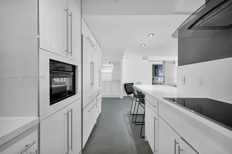 5225 Collins Avenue Miami Beach FL 33140