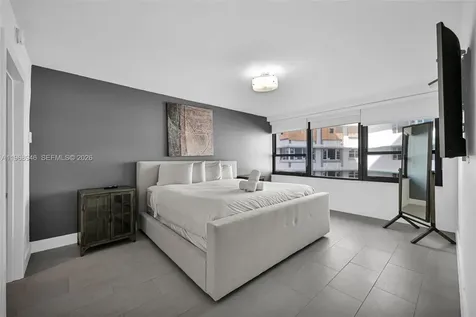 5225 Collins Avenue Miami Beach FL 33140