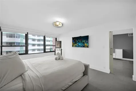 5225 Collins Avenue Miami Beach FL 33140