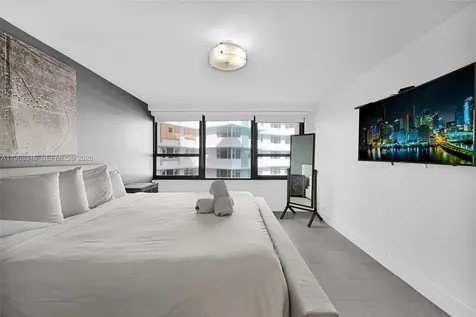 5225 Collins Avenue Miami Beach FL 33140