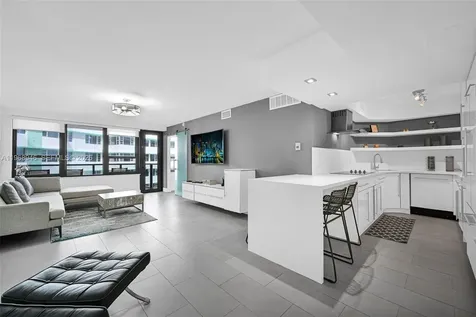 5225 Collins Avenue Miami Beach FL 33140