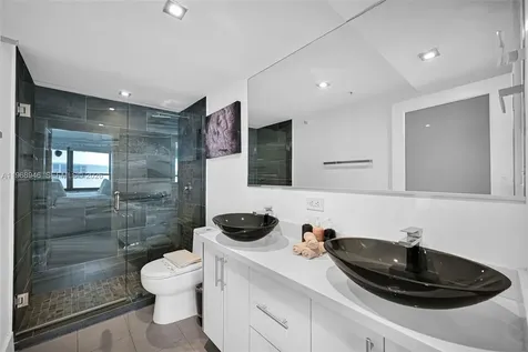 5225 Collins Avenue Miami Beach FL 33140