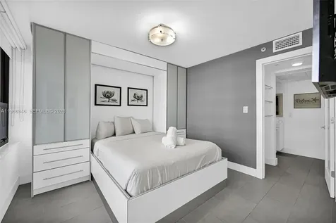 5225 Collins Avenue Miami Beach FL 33140