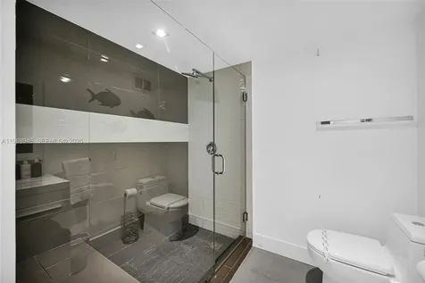 5225 Collins Avenue Miami Beach FL 33140