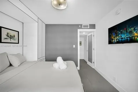 5225 Collins Avenue Miami Beach FL 33140