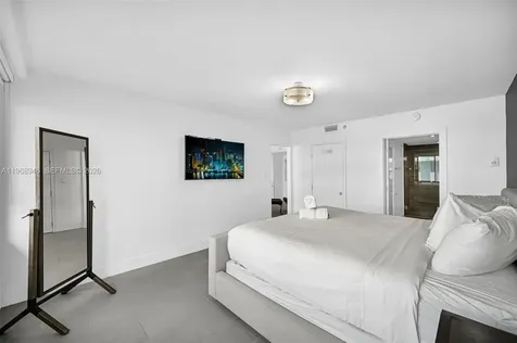 5225 Collins Avenue Miami Beach FL 33140