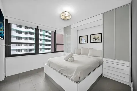 5225 Collins Avenue Miami Beach FL 33140