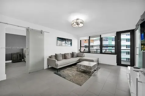 5225 Collins Avenue Miami Beach FL 33140