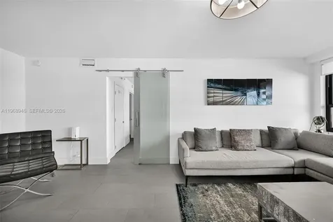 5225 Collins Avenue Miami Beach FL 33140
