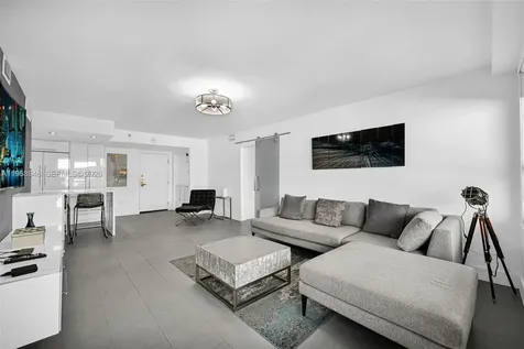 5225 Collins Avenue Miami Beach FL 33140