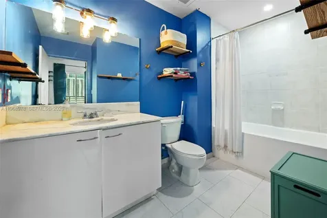 133 NE 2nd Avenue Miami FL 33132