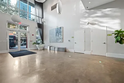 133 NE 2nd Avenue Miami FL 33132
