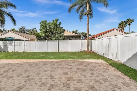 4917 SW 32nd Way Hollywood FL 33312
